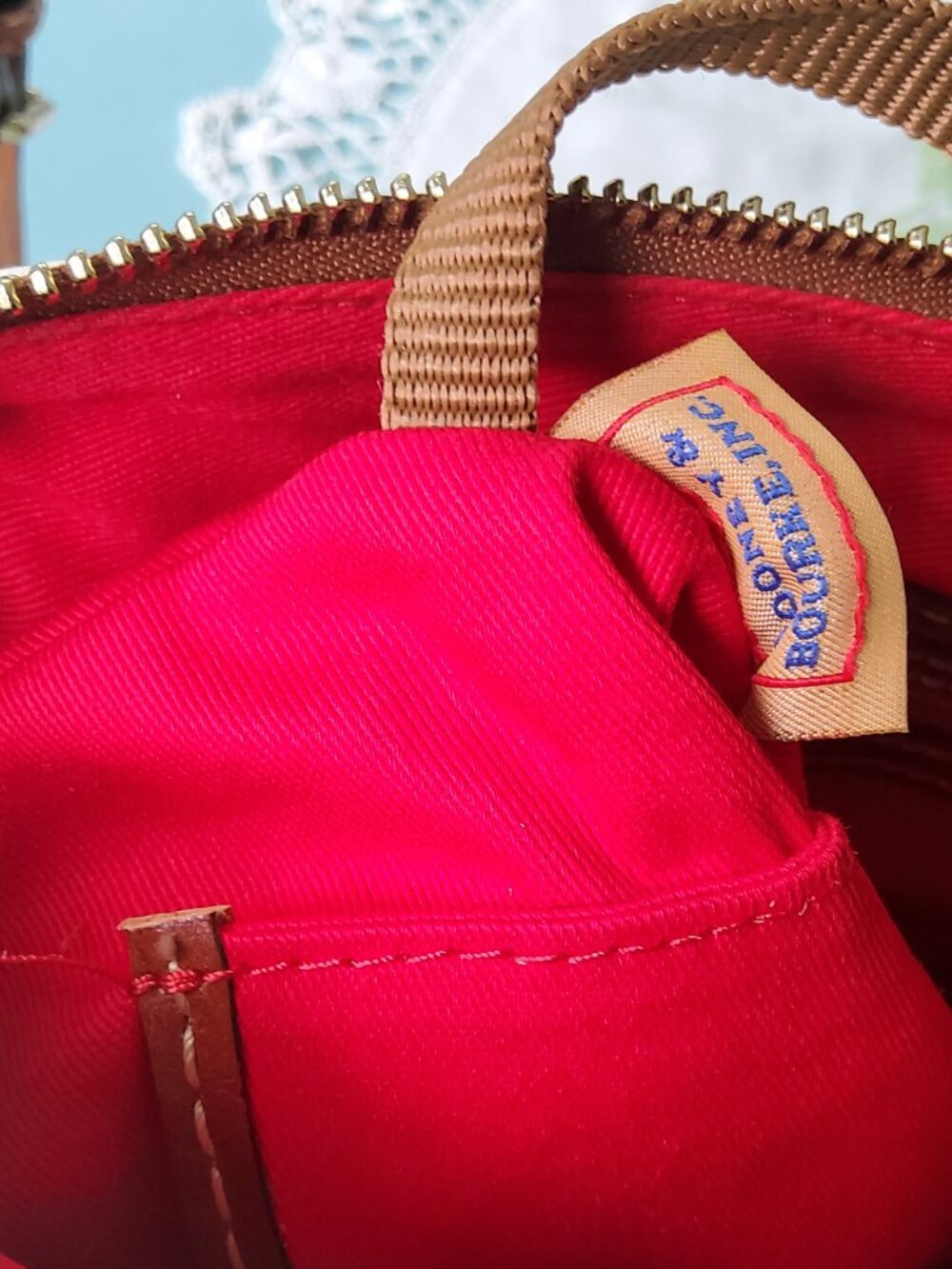 Dooney & Bourke Like new Pebble Grain Crossbody Handbag in Bone - Picture 11 of 12